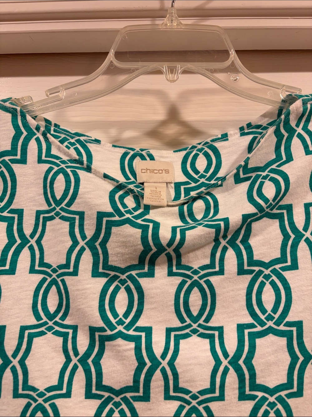 Chico's White Top with Teal Geometric Print size 1 / s-m - Picture 2 of 5